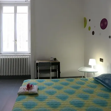 לינה וארוחת בוקר Angoletto Young *