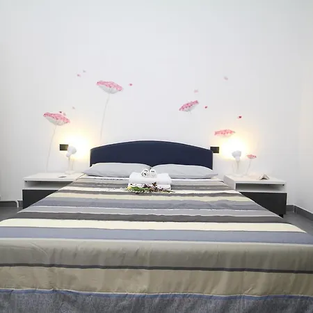 לינה וארוחת בוקר Angoletto Young